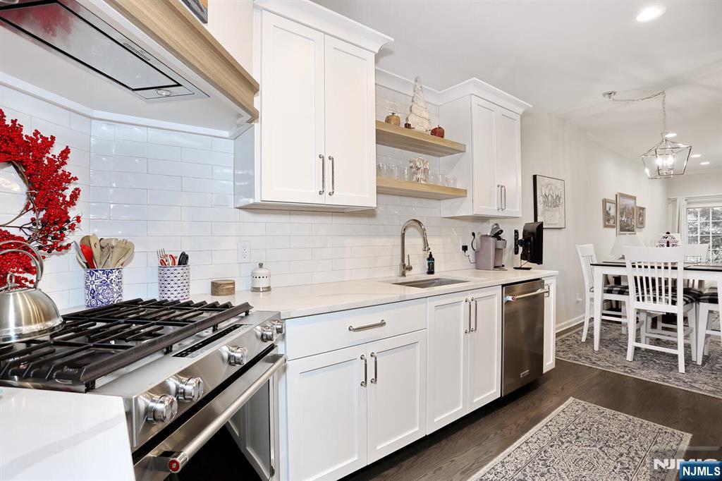 2 Normandy Court 14