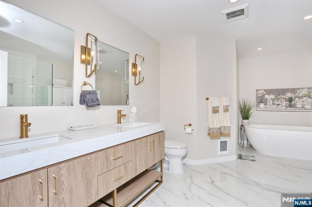 2 Normandy Court 14