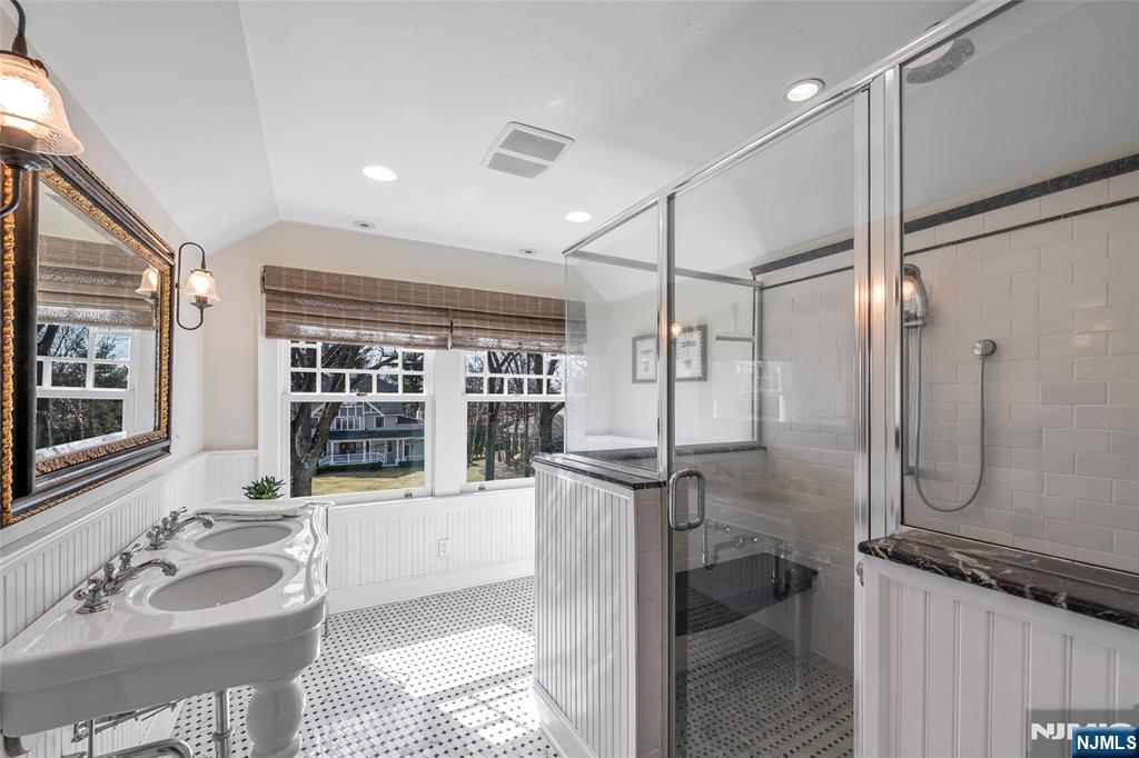 477 Beverly Road