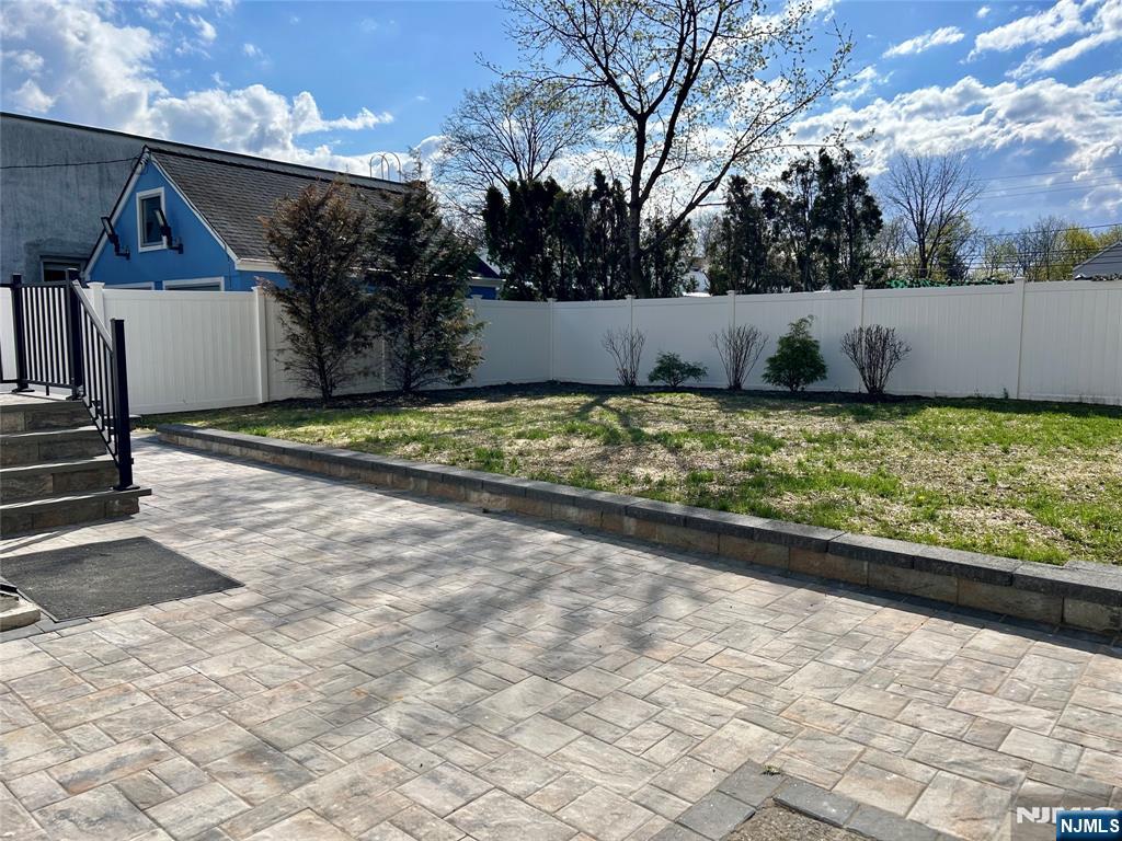 22 Walter Hammond Place 1