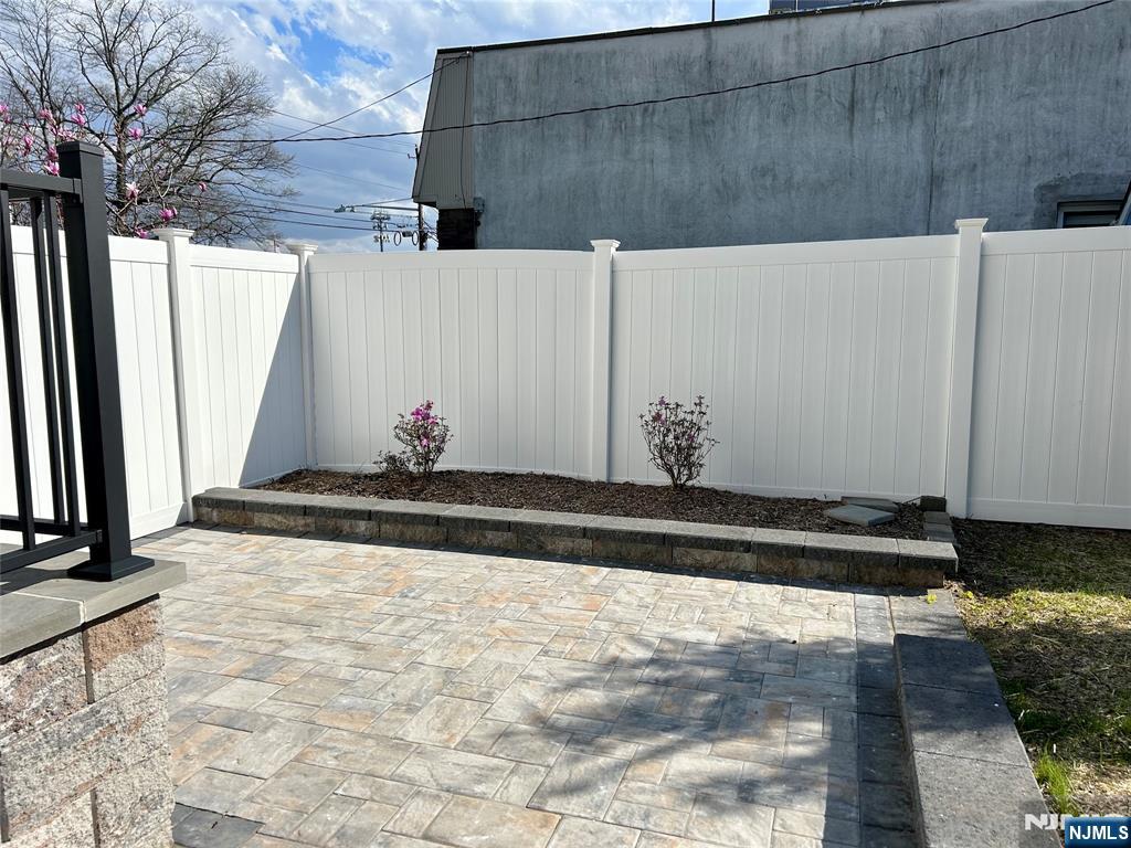 22 Walter Hammond Place 1