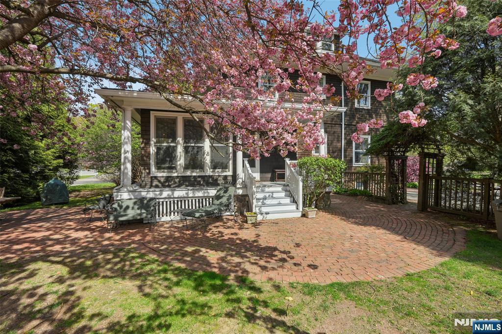 348 Prospect Street