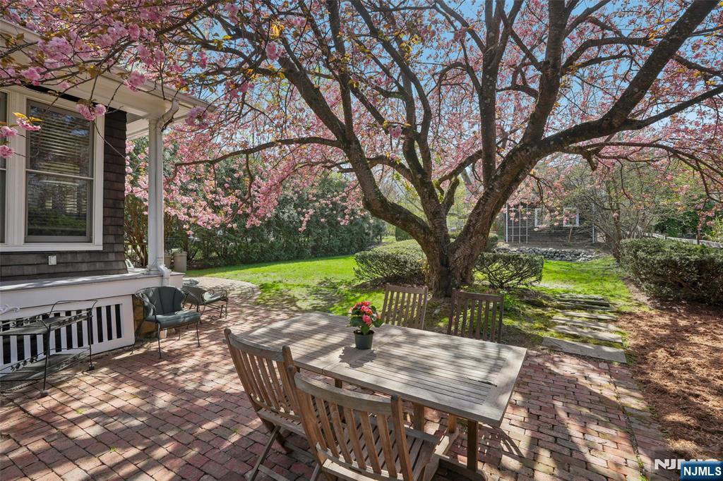 348 Prospect Street