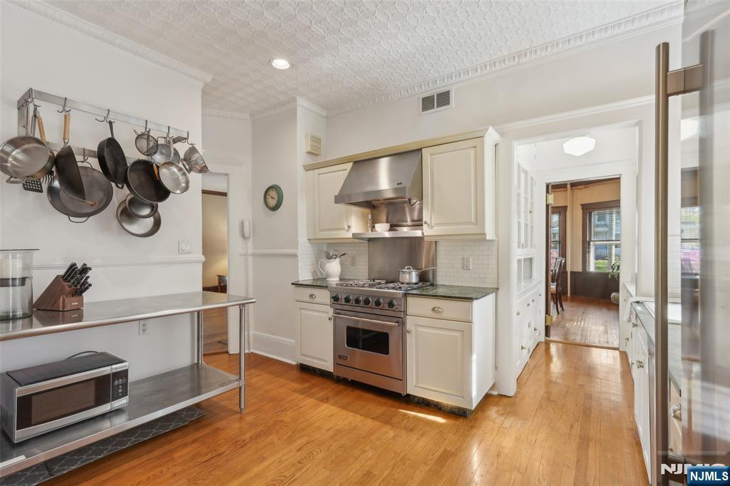 348 Prospect Street