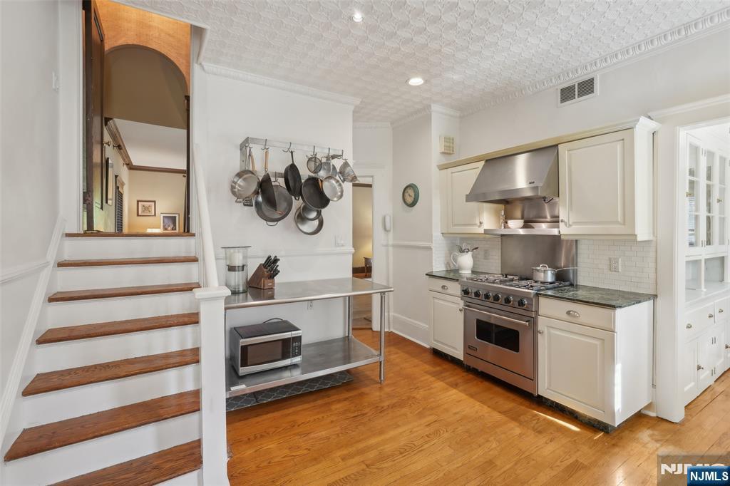 348 Prospect Street