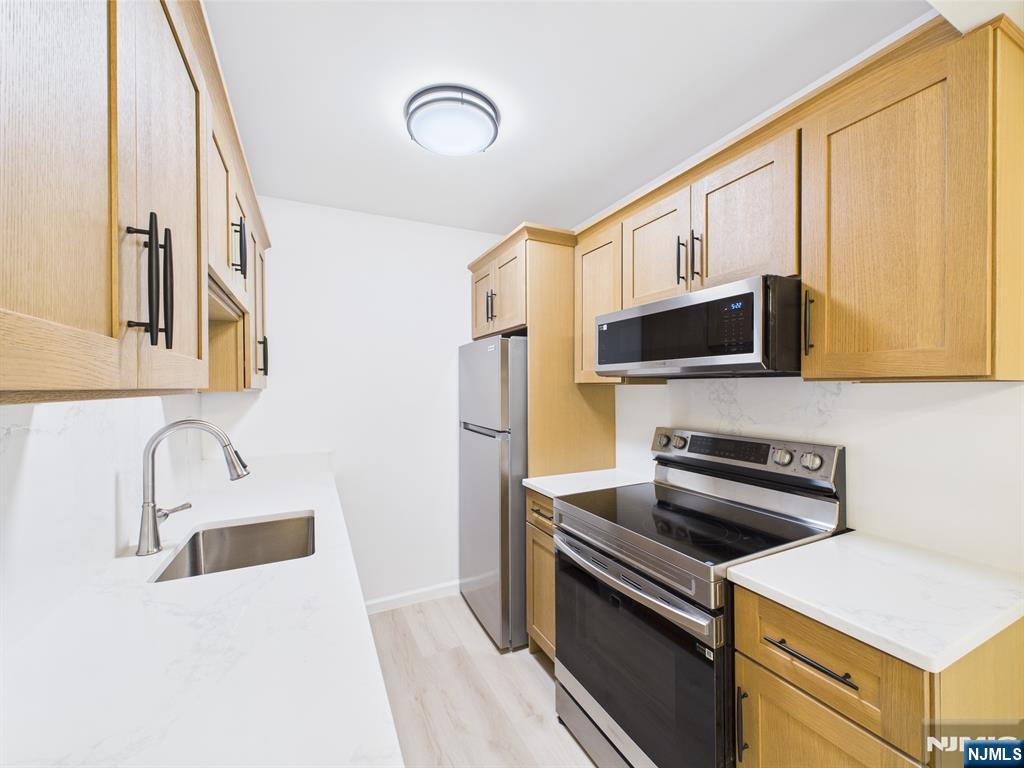 27-33 Corsa Terrace 10B