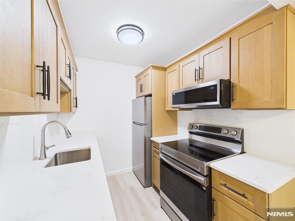 27-33 Corsa Terrace 10B