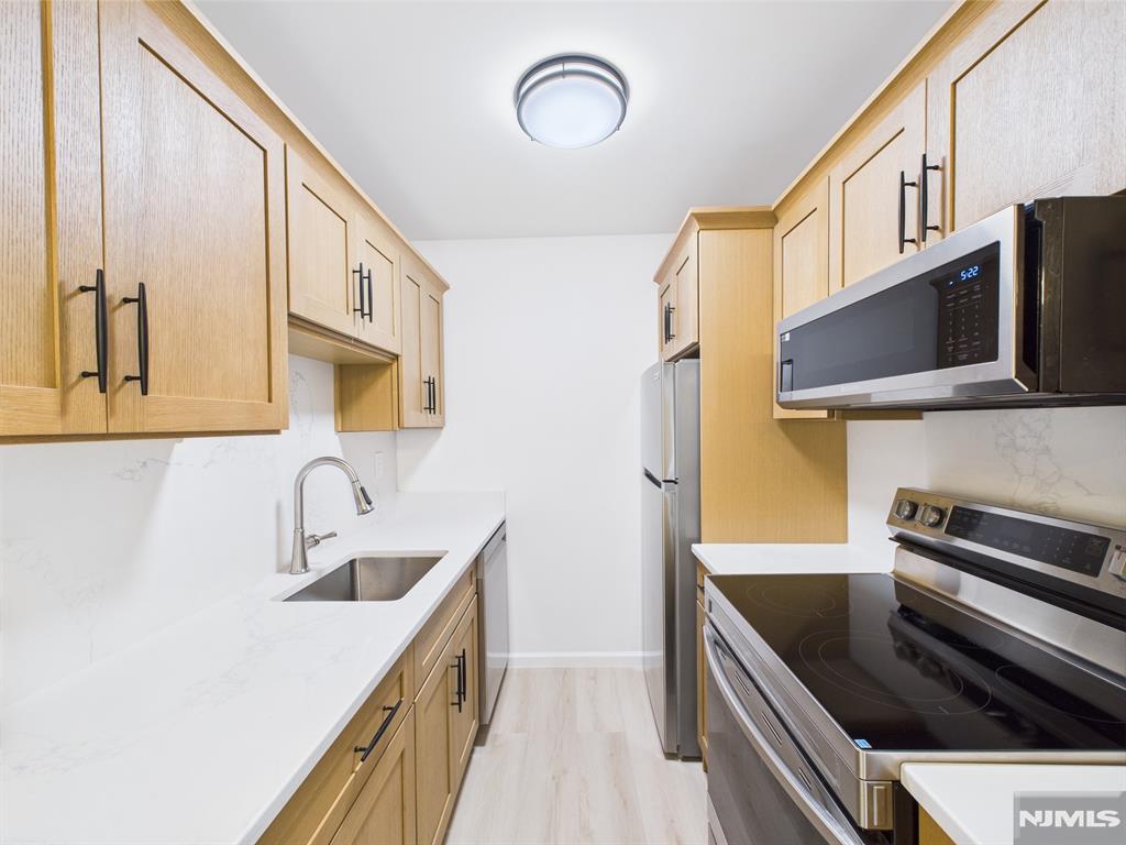 27-33 Corsa Terrace 10B