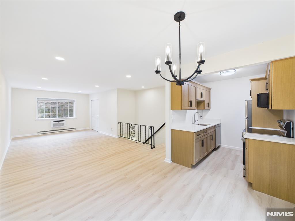 27-33 Corsa Terrace 10B