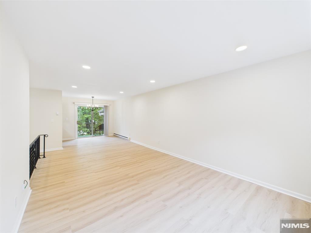 27-33 Corsa Terrace 10B