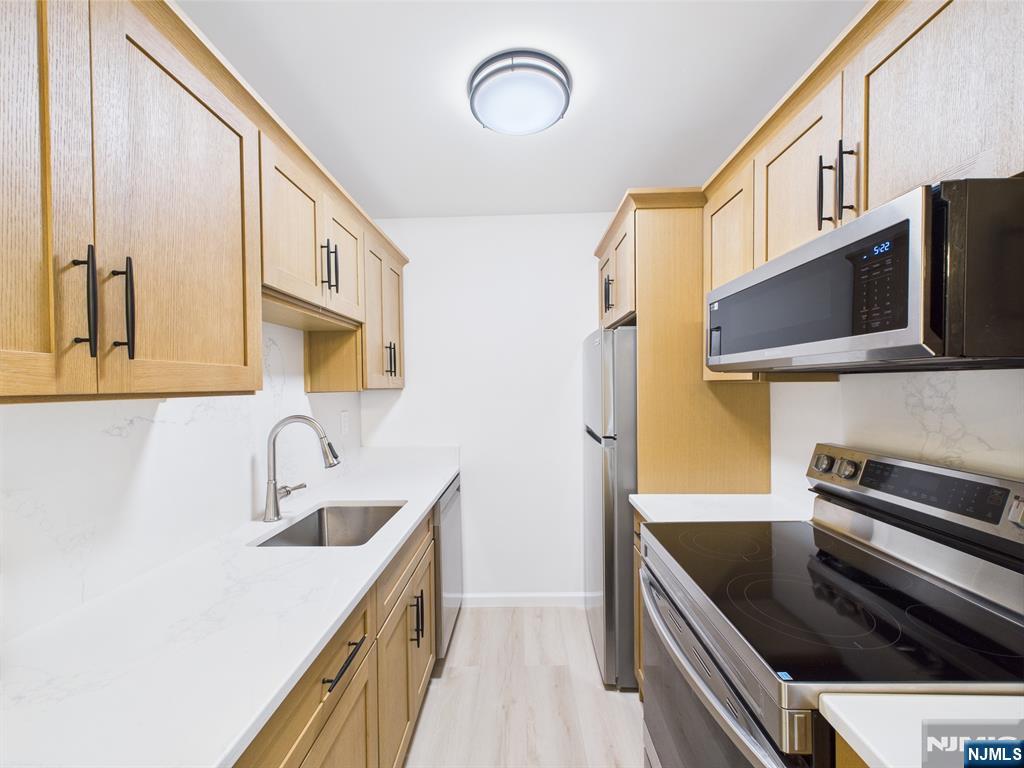 27-33 Corsa Terrace 10B