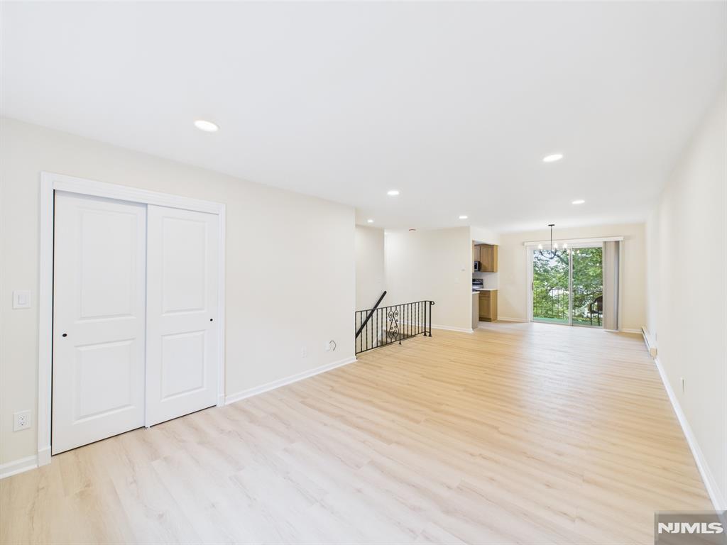 27-33 Corsa Terrace 10B