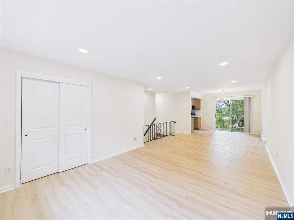 27-33 Corsa Terrace 10B