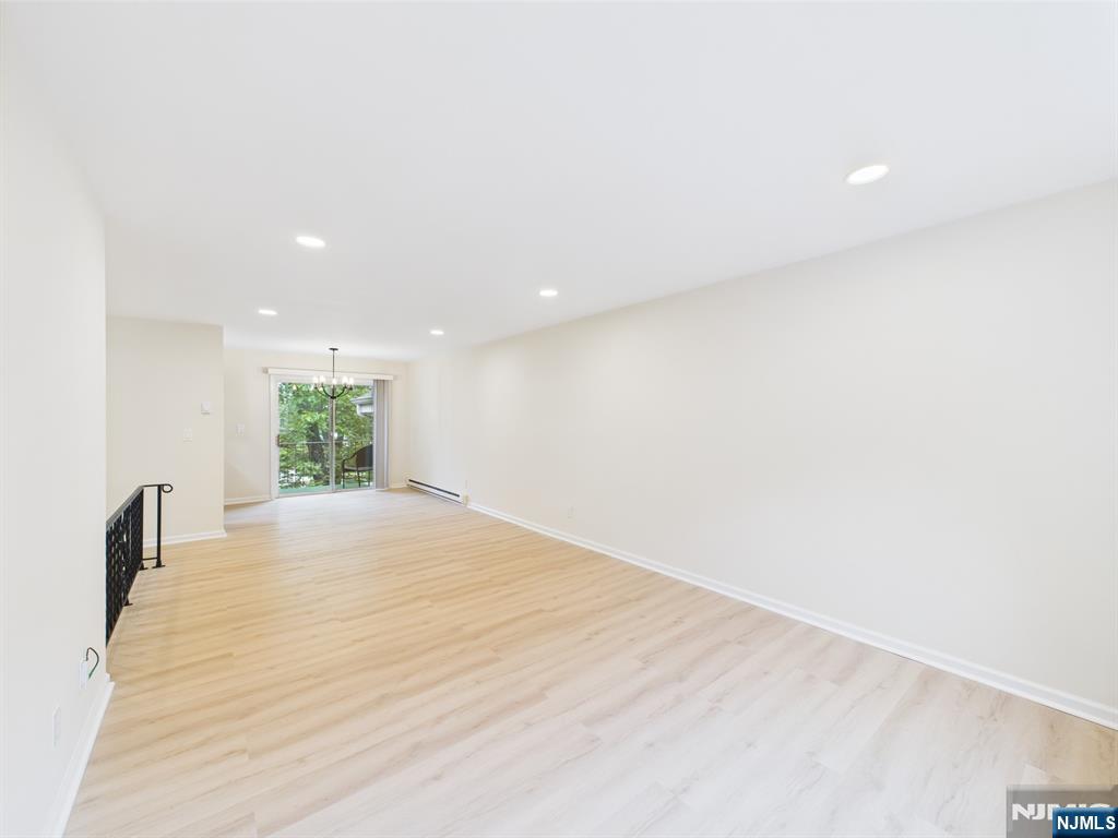 27-33 Corsa Terrace 10B