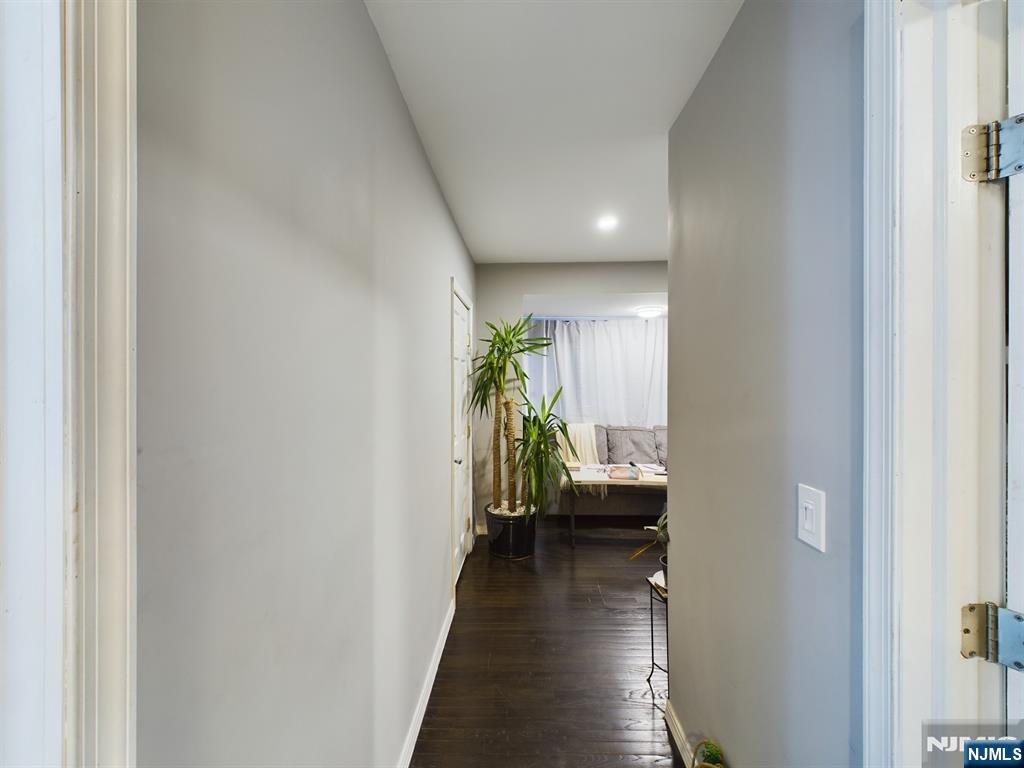 23 Riverside Place