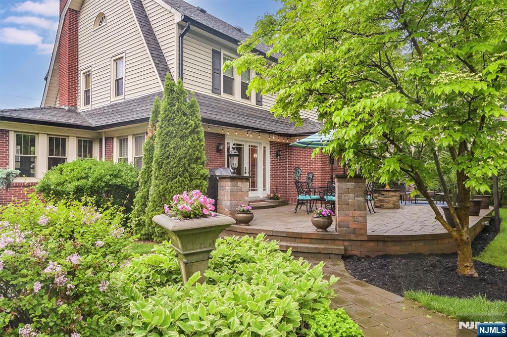 18 Warren Place