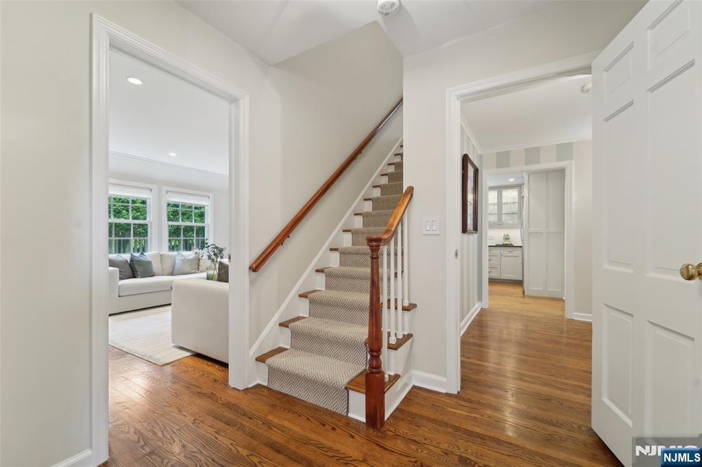 100 Crest Road