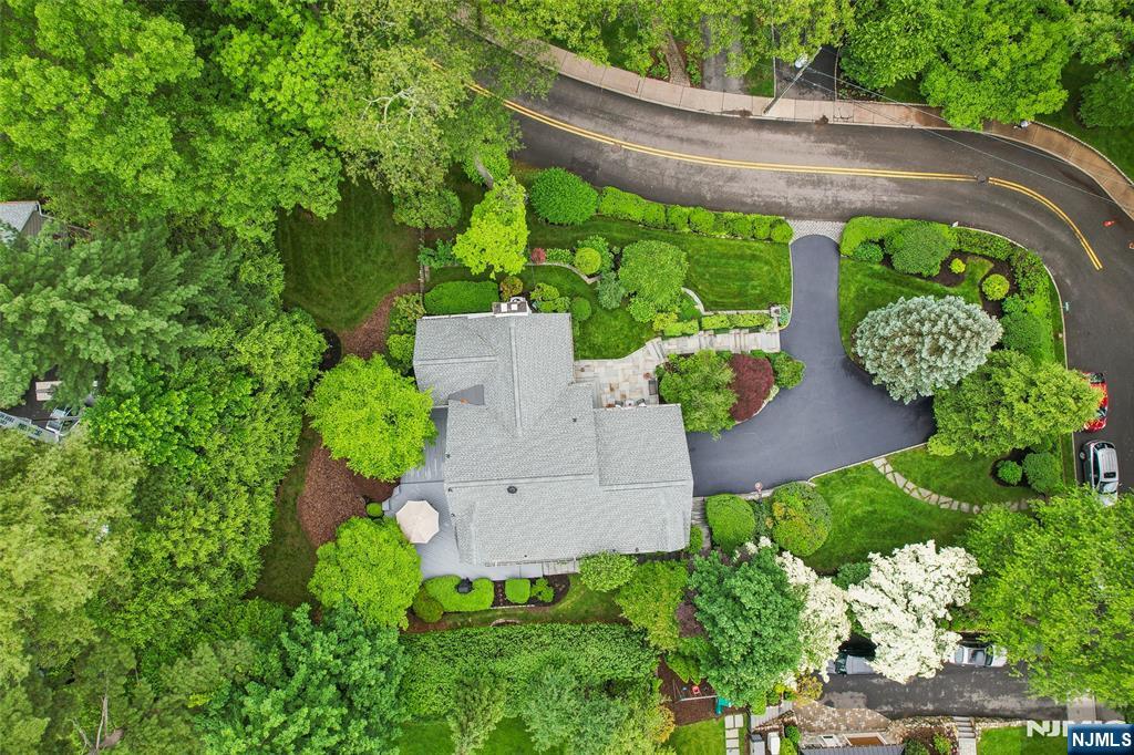 100 Crest Road
