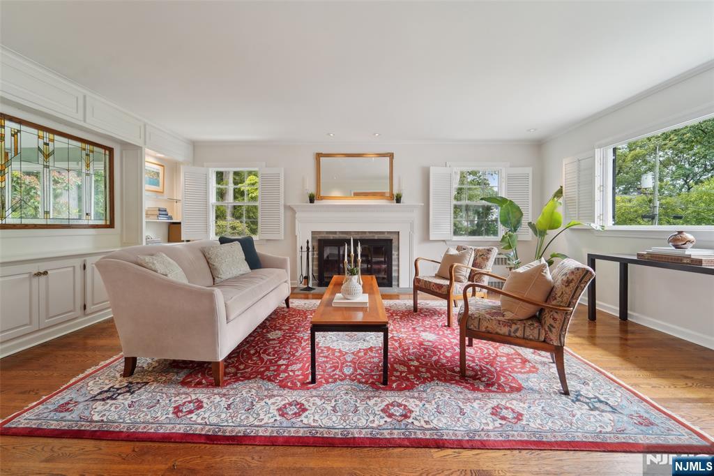 100 Crest Road