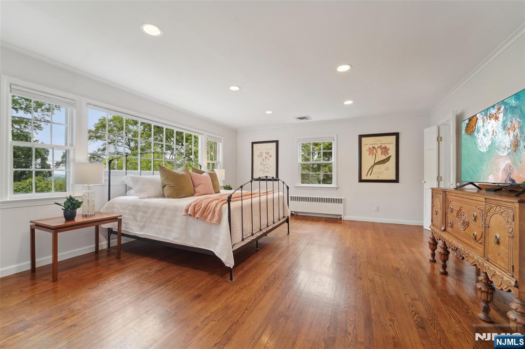 100 Crest Road