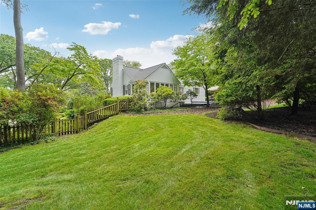 100 Crest Road