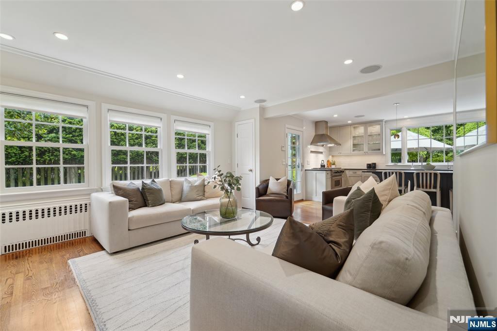 100 Crest Road