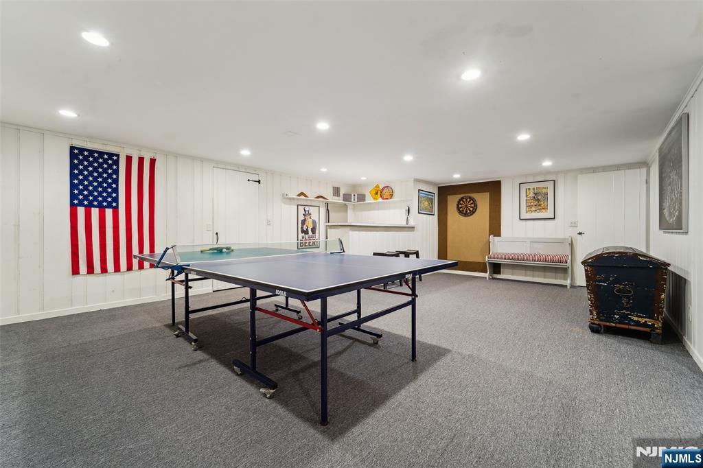 100 Crest Road
