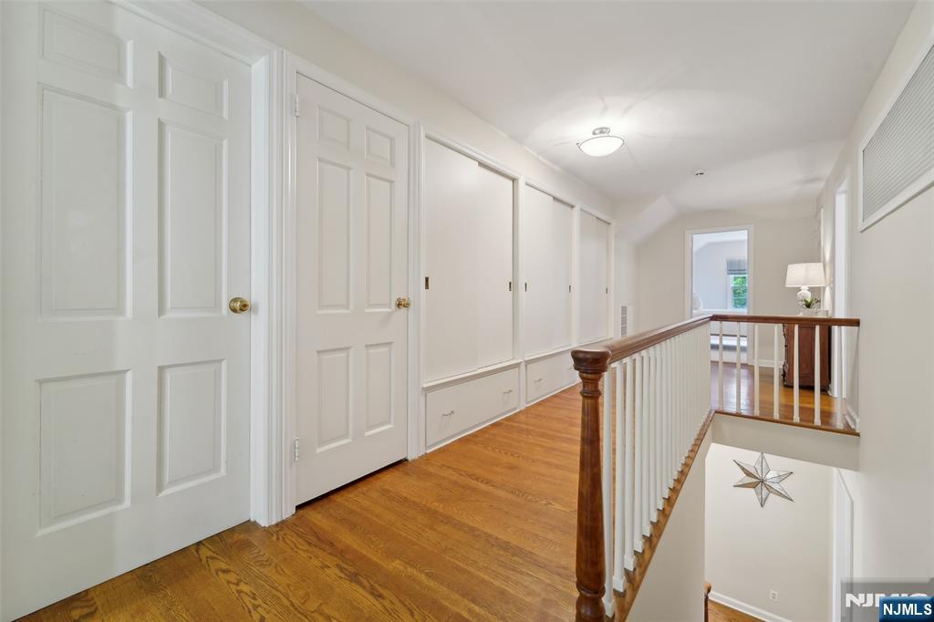 100 Crest Road