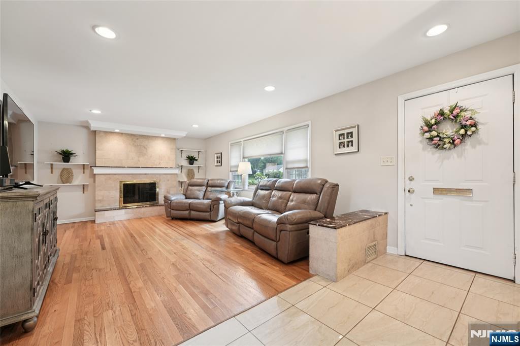 7 Meadow Court