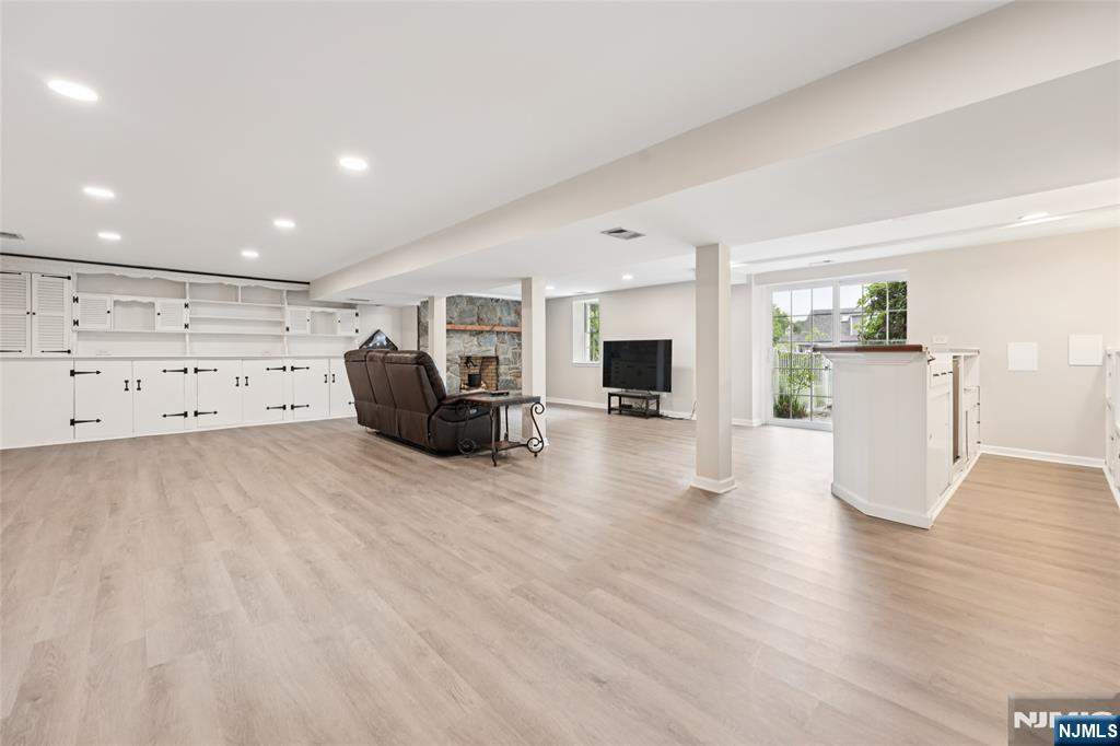 7 Meadow Court