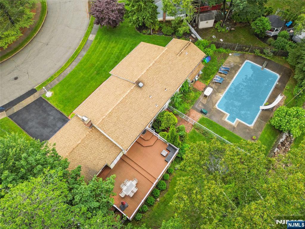 7 Meadow Court