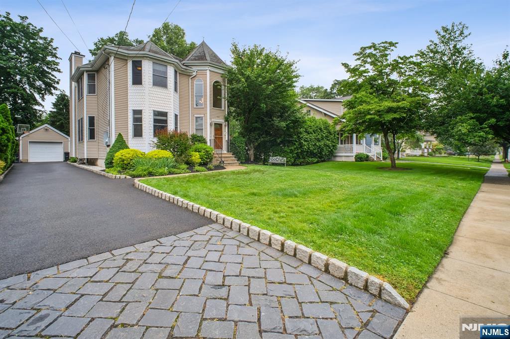 519 Laurel Road