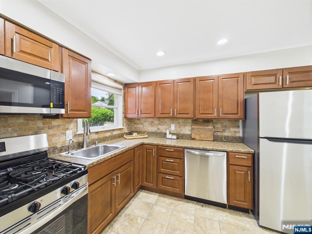 440 Albin Court