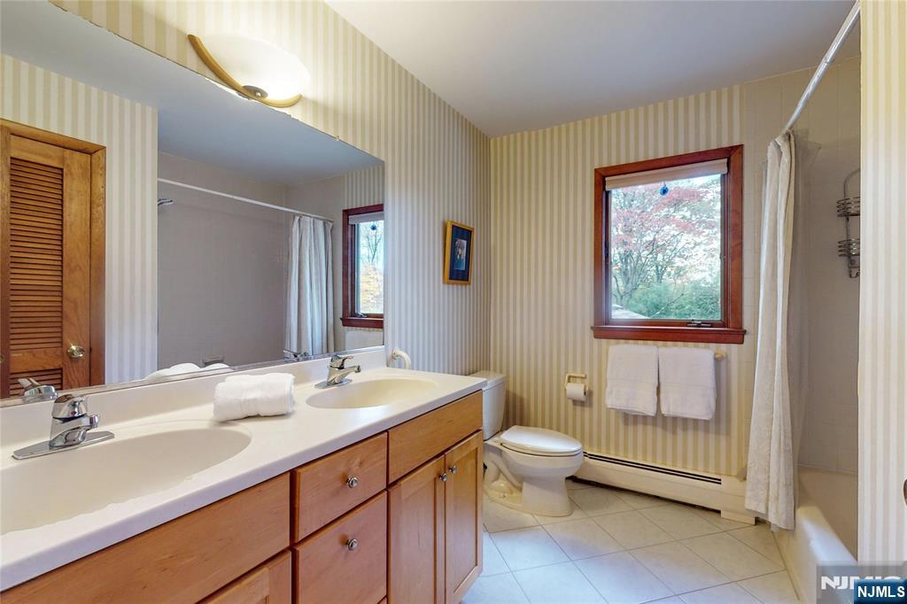 7 Birchwood Lane