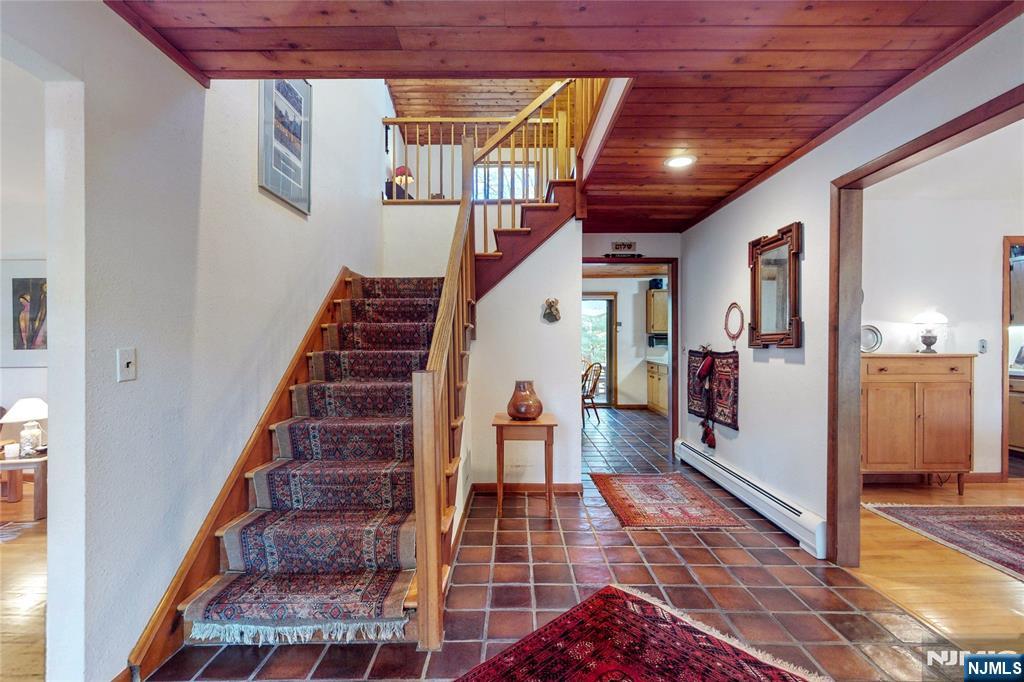 7 Birchwood Lane
