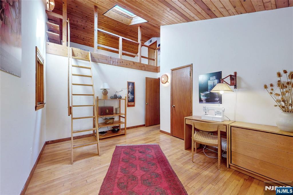 7 Birchwood Lane