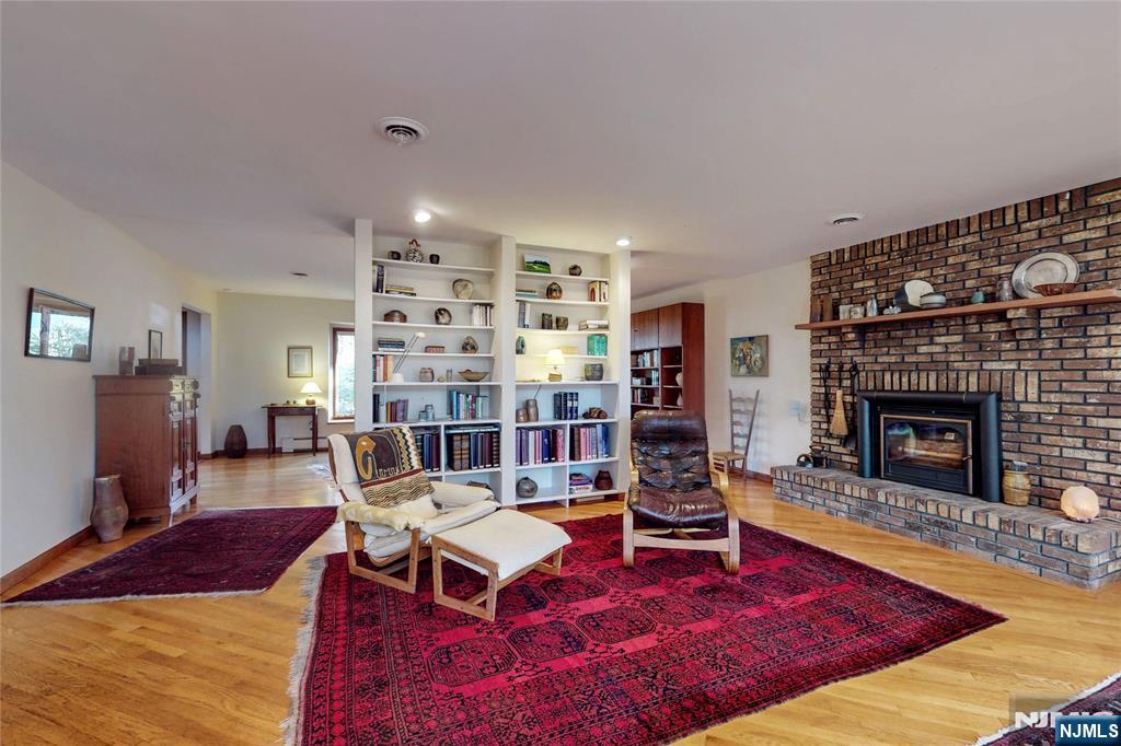 7 Birchwood Lane