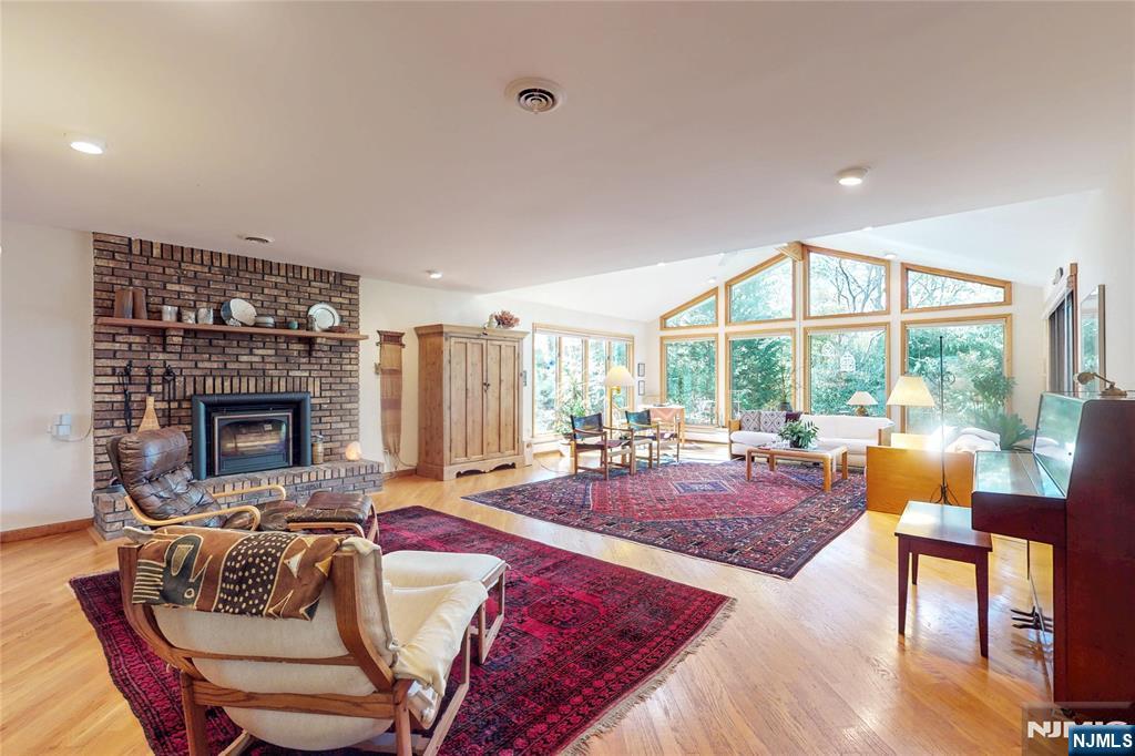 7 Birchwood Lane