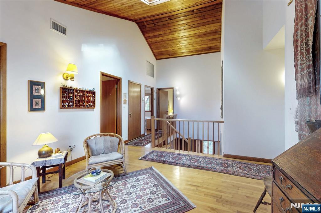 7 Birchwood Lane