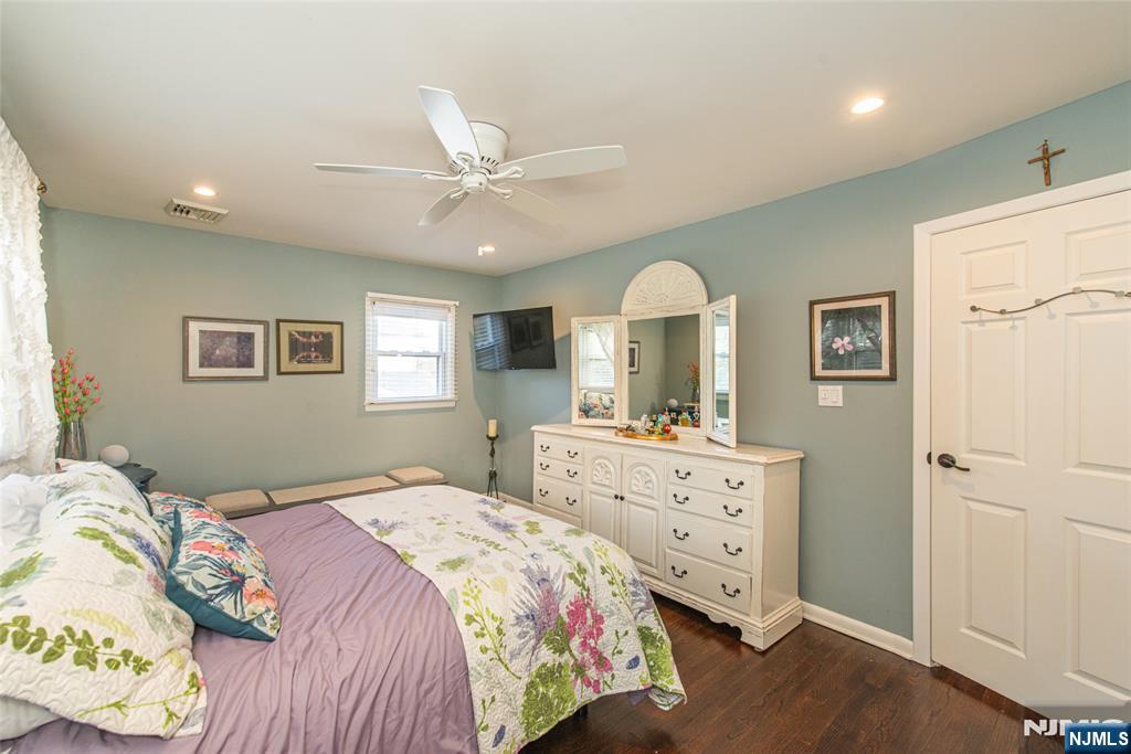 16 Hemlock Street