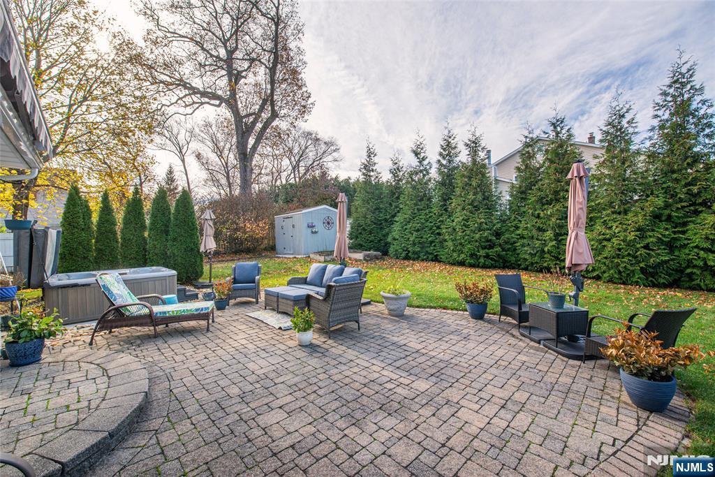 16 Hemlock Street