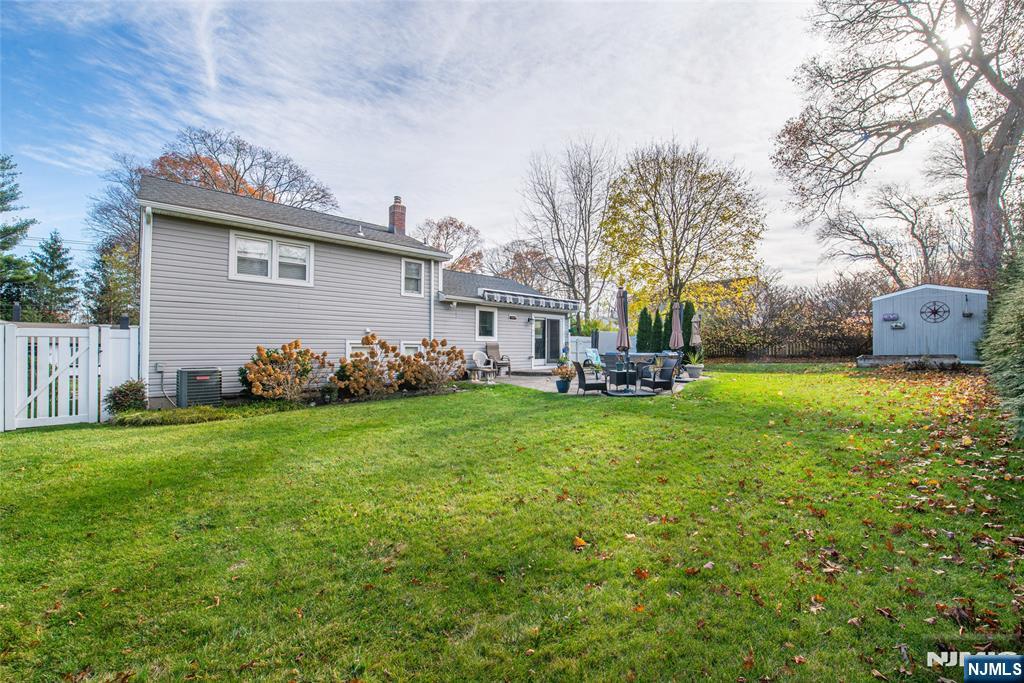 16 Hemlock Street