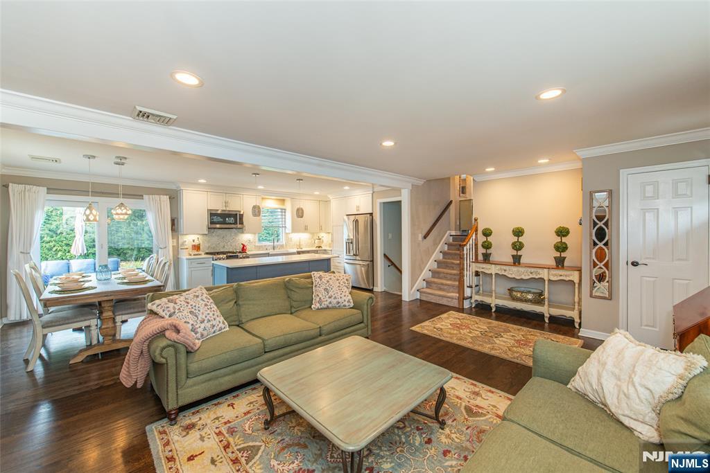 16 Hemlock Street