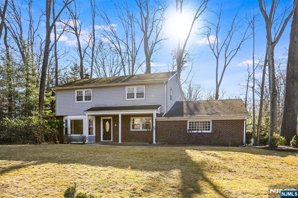 595 Colonial Road