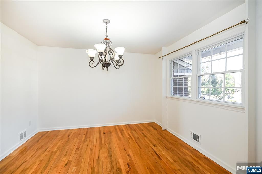 595 Colonial Road