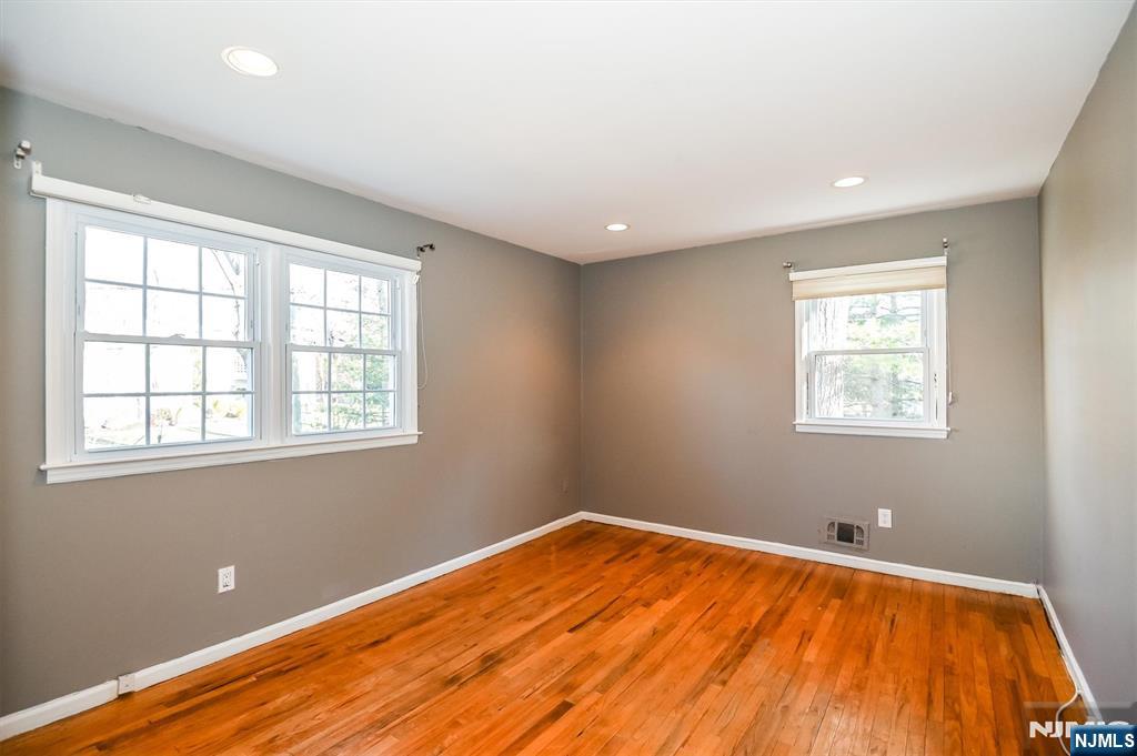 595 Colonial Road