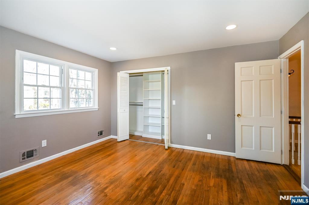 595 Colonial Road