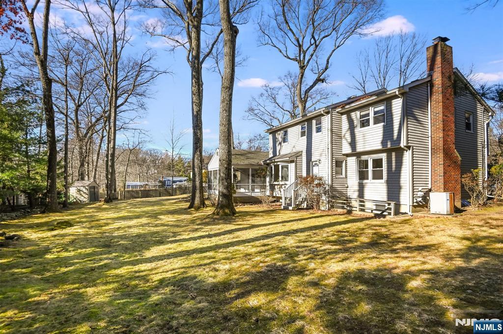 595 Colonial Road
