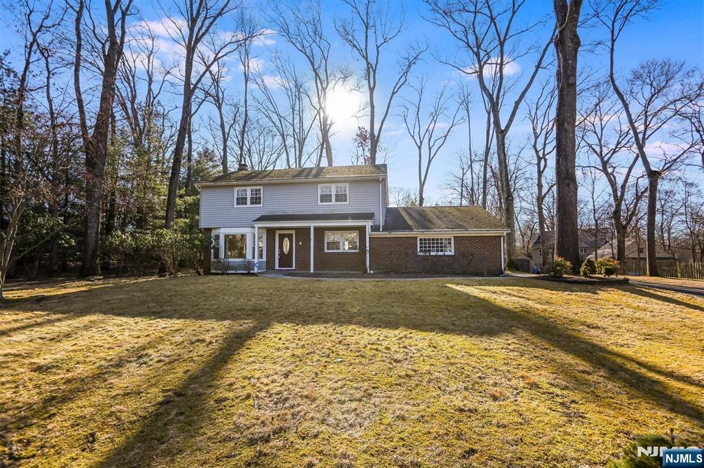 595 Colonial Road