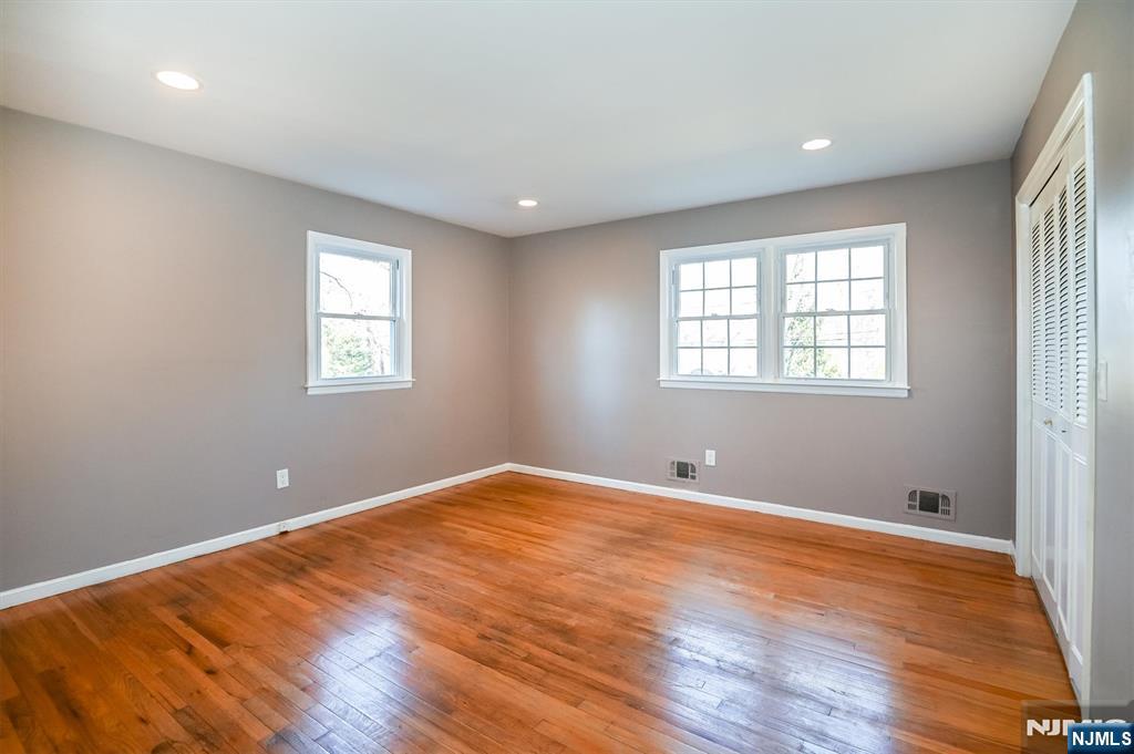 595 Colonial Road